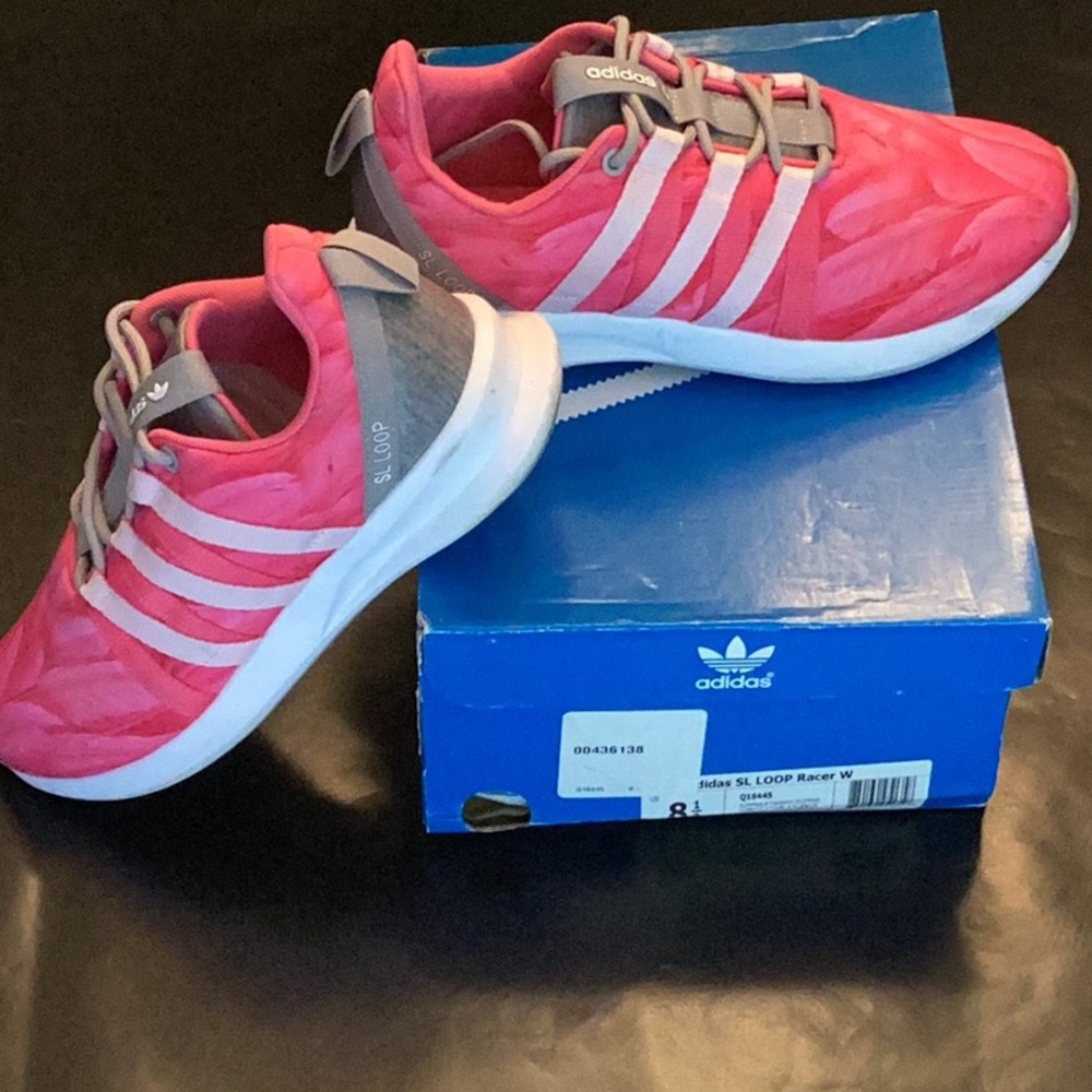 ADIDAS SNEAKERS.